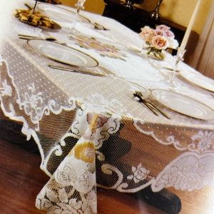 Beautiful Lace Round Table Cloth